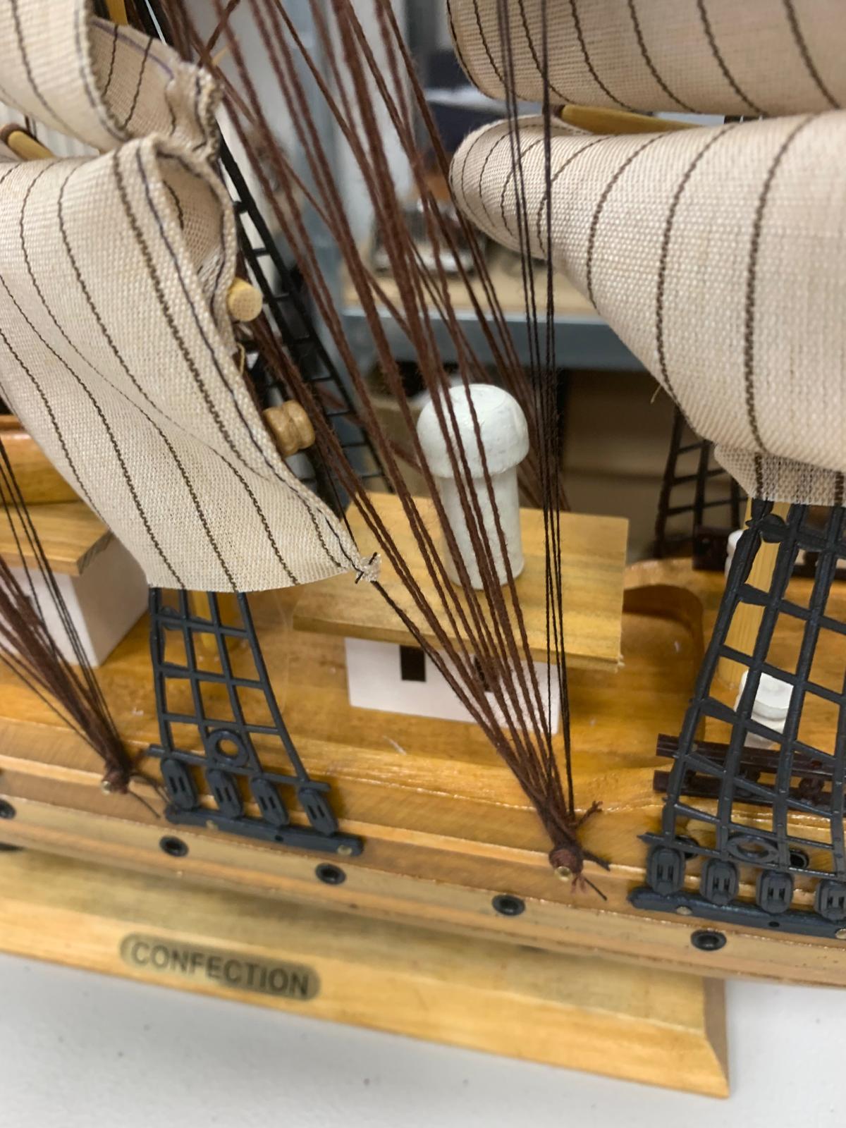 50cm Wooden Tall Ship Model 2B Confection Classic Sailing Ship Display Wooden Stand