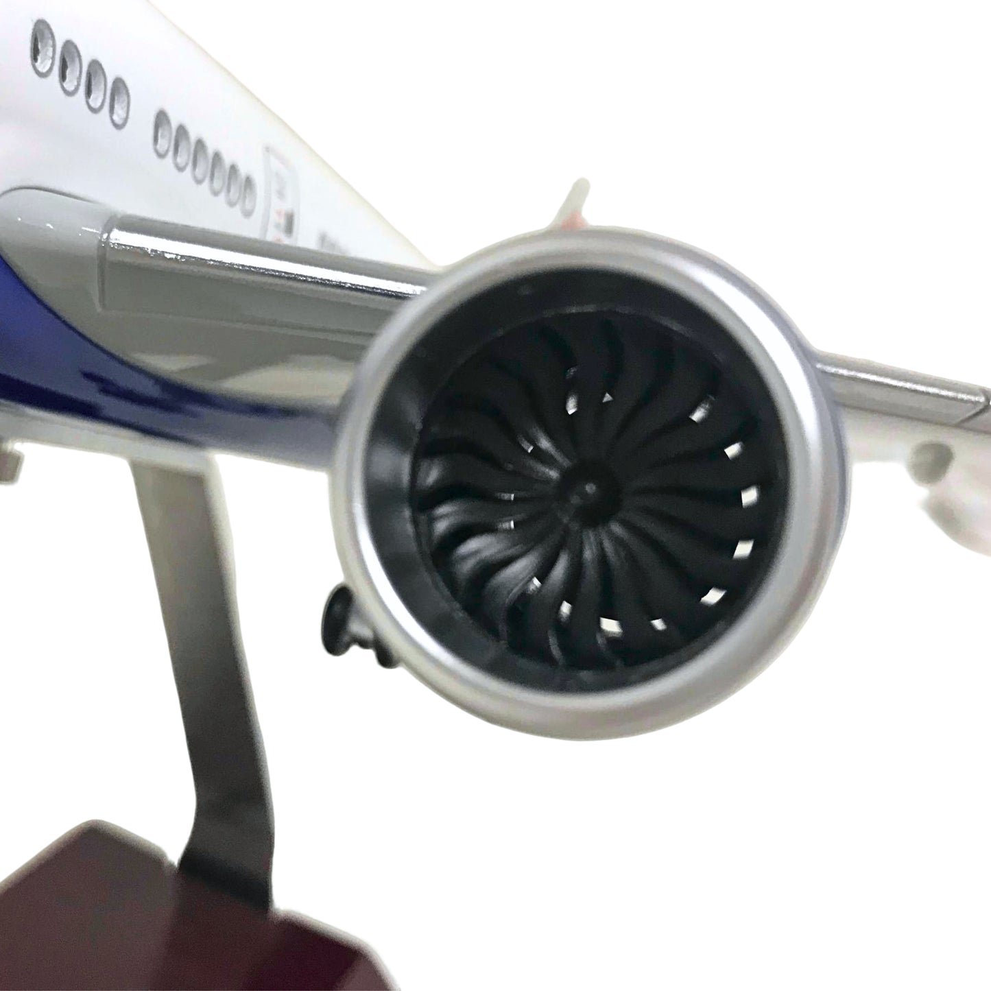 British Airways Boeing 777 Model Plane 1:157 – 42 cm