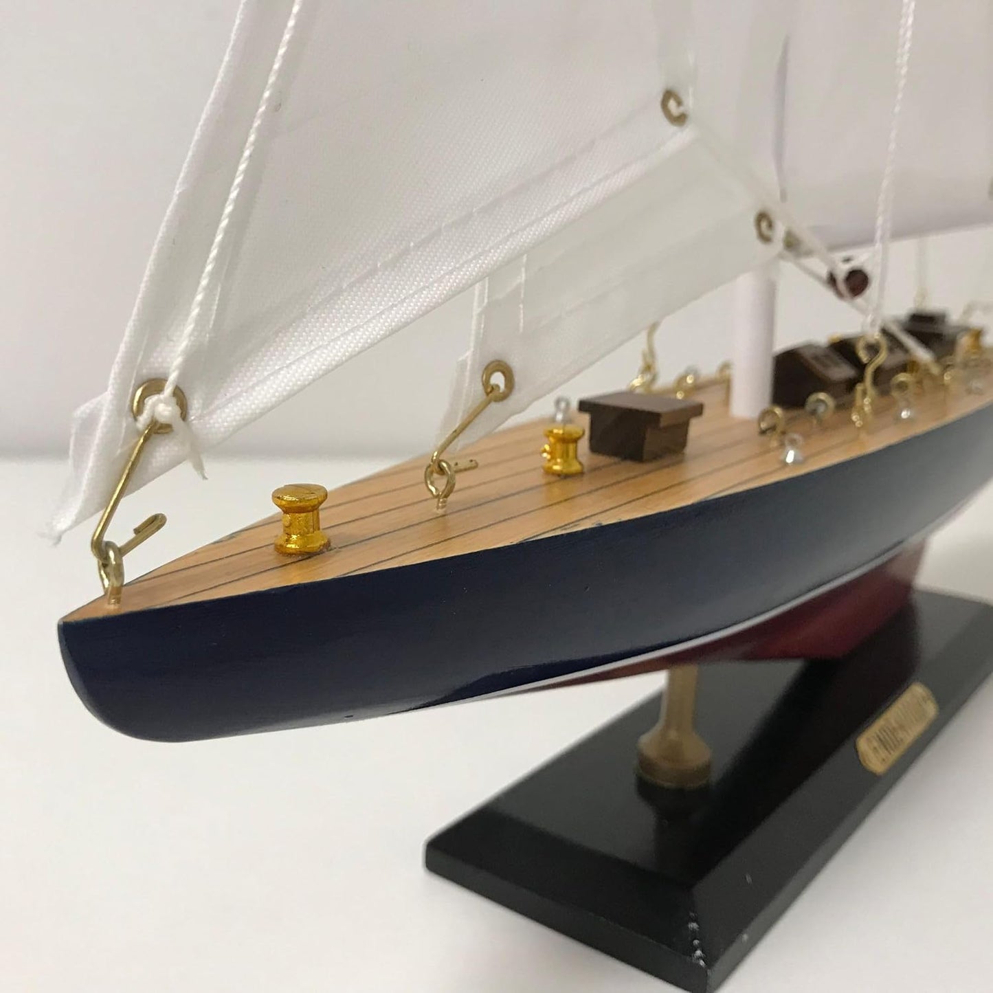 Wooden Sailboat Model – Handcrafted Nautical Yacht Display (4 Sizes Available)