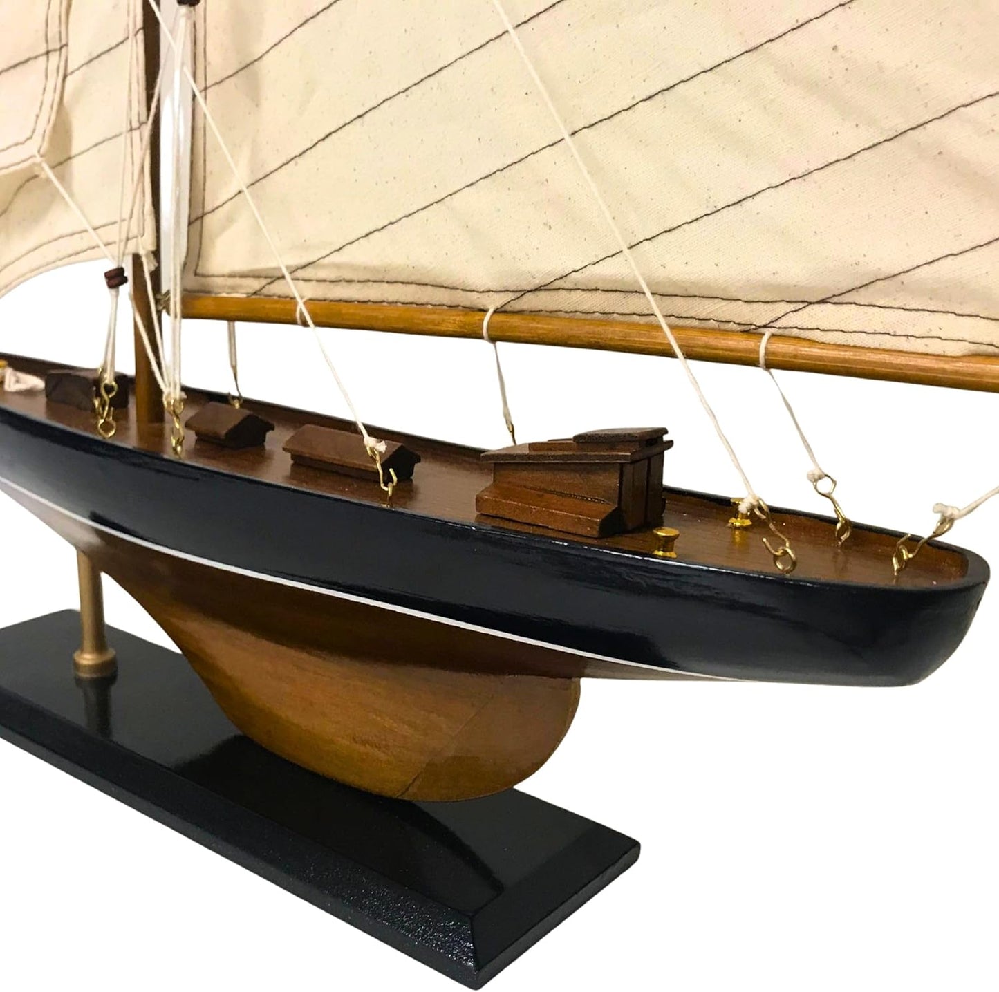 Wooden Sailboat Model – Handcrafted Nautical Yacht Display 65 cm