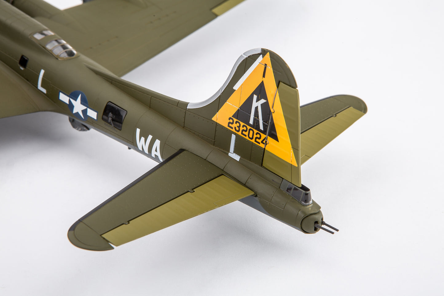 1:72 B-17 Flying Fortress Bomber Model
