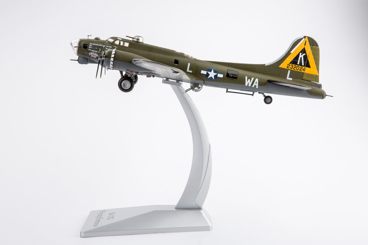 1:72 B-17 Flying Fortress Bomber Model