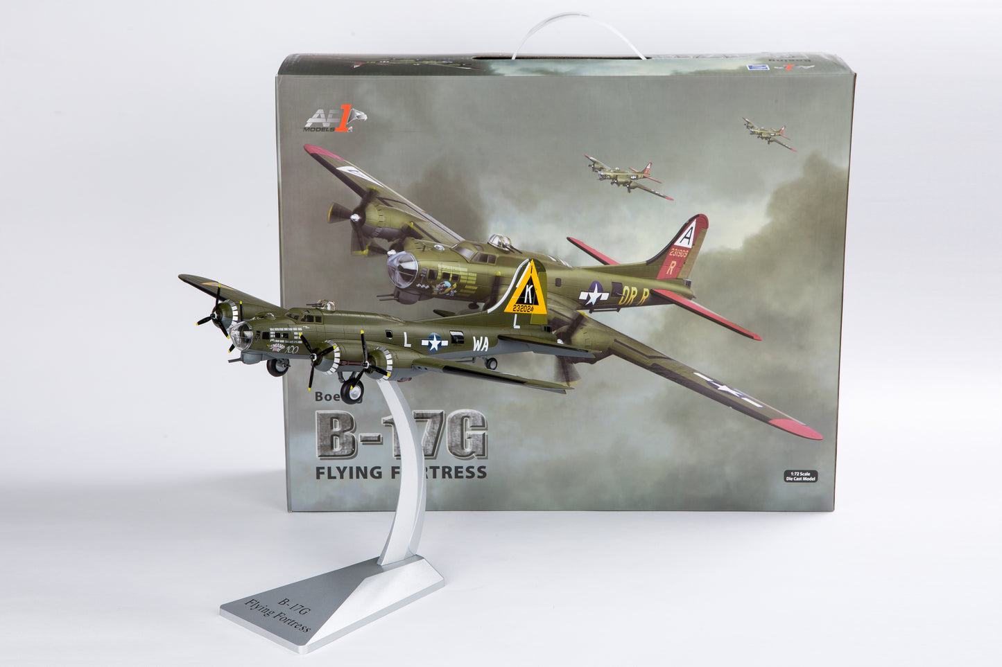 1:72 B-17 Flying Fortress Bomber Model