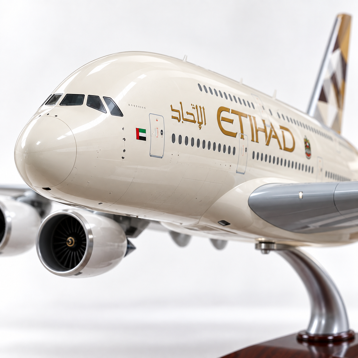 Etihad Airways A380 Model Aircraft – Stunning Display for Aviation Enthusiasts