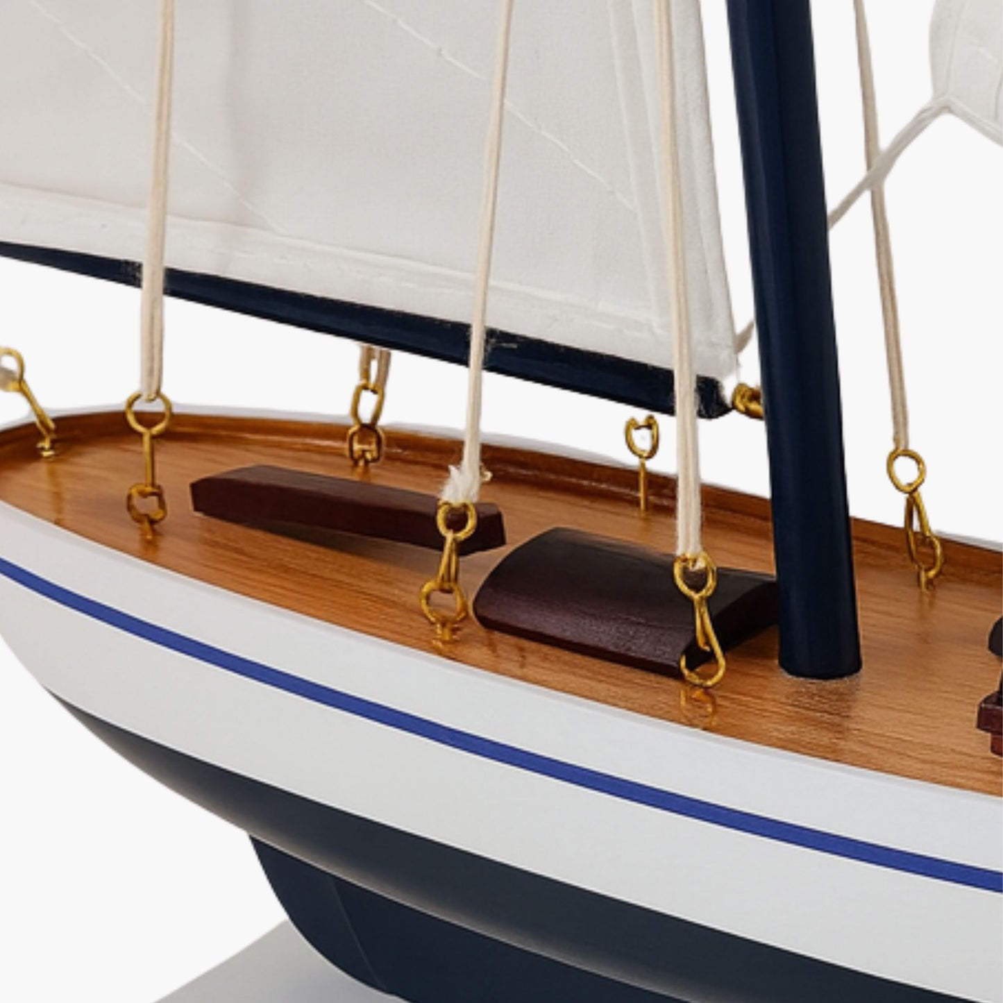 Wooden Sailboat Model Yacht – Handcrafted Nautical Decor Ornament