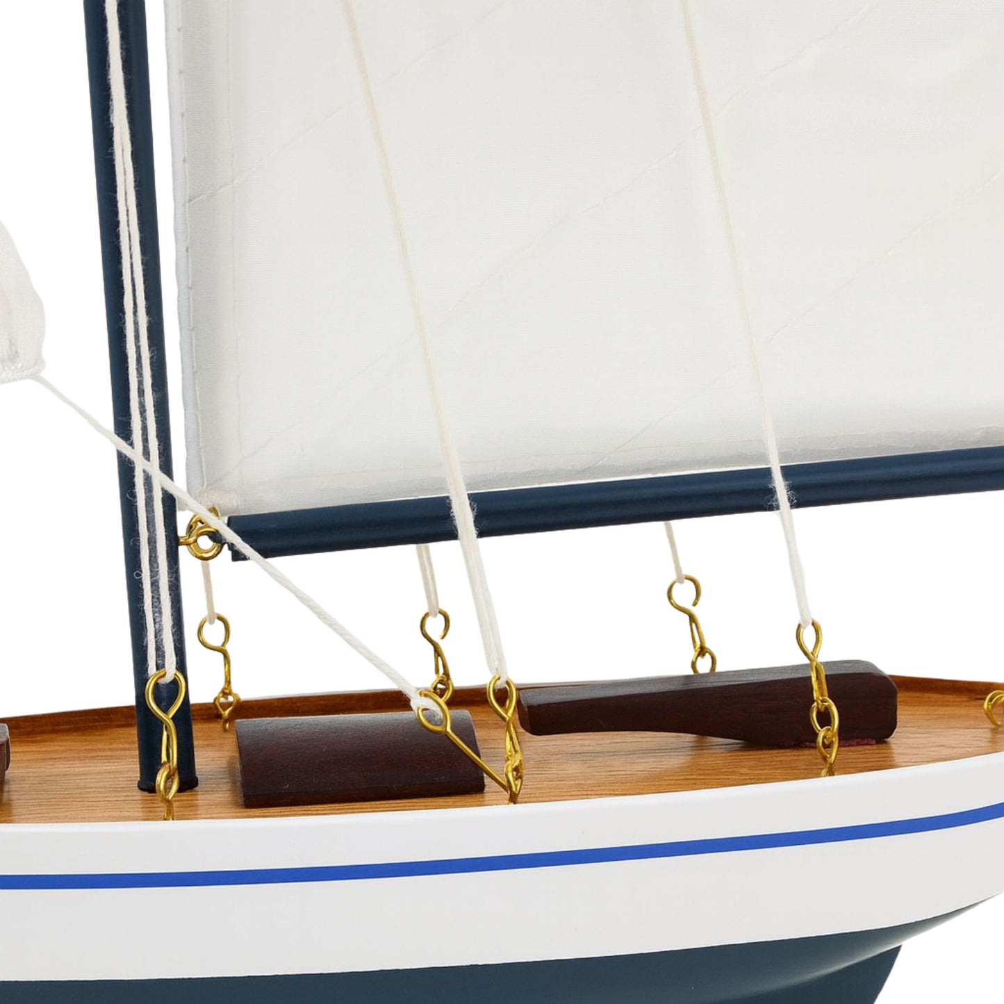 Wooden Sailboat Model Yacht – Handcrafted Nautical Decor Ornament