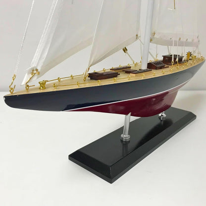 Wooden Sailboat Model – Handcrafted Nautical Yacht Replica (4 Sizes Available)