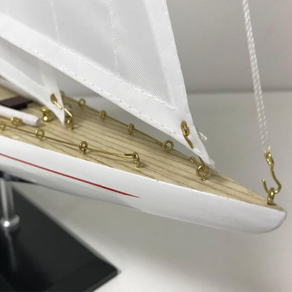Wooden Sailboat Model – Handcrafted Nautical Yacht Replica (4 Sizes Available)