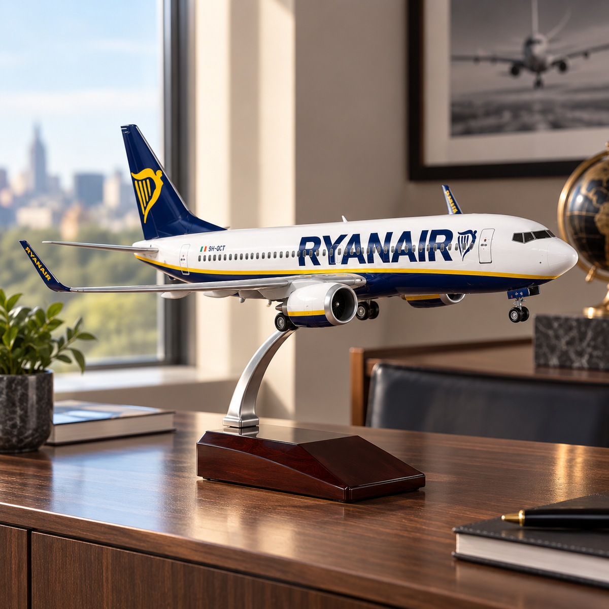 Ryanair Boeing 737 Model Aircraft Display – Perfect for Aviation Enthusiasts