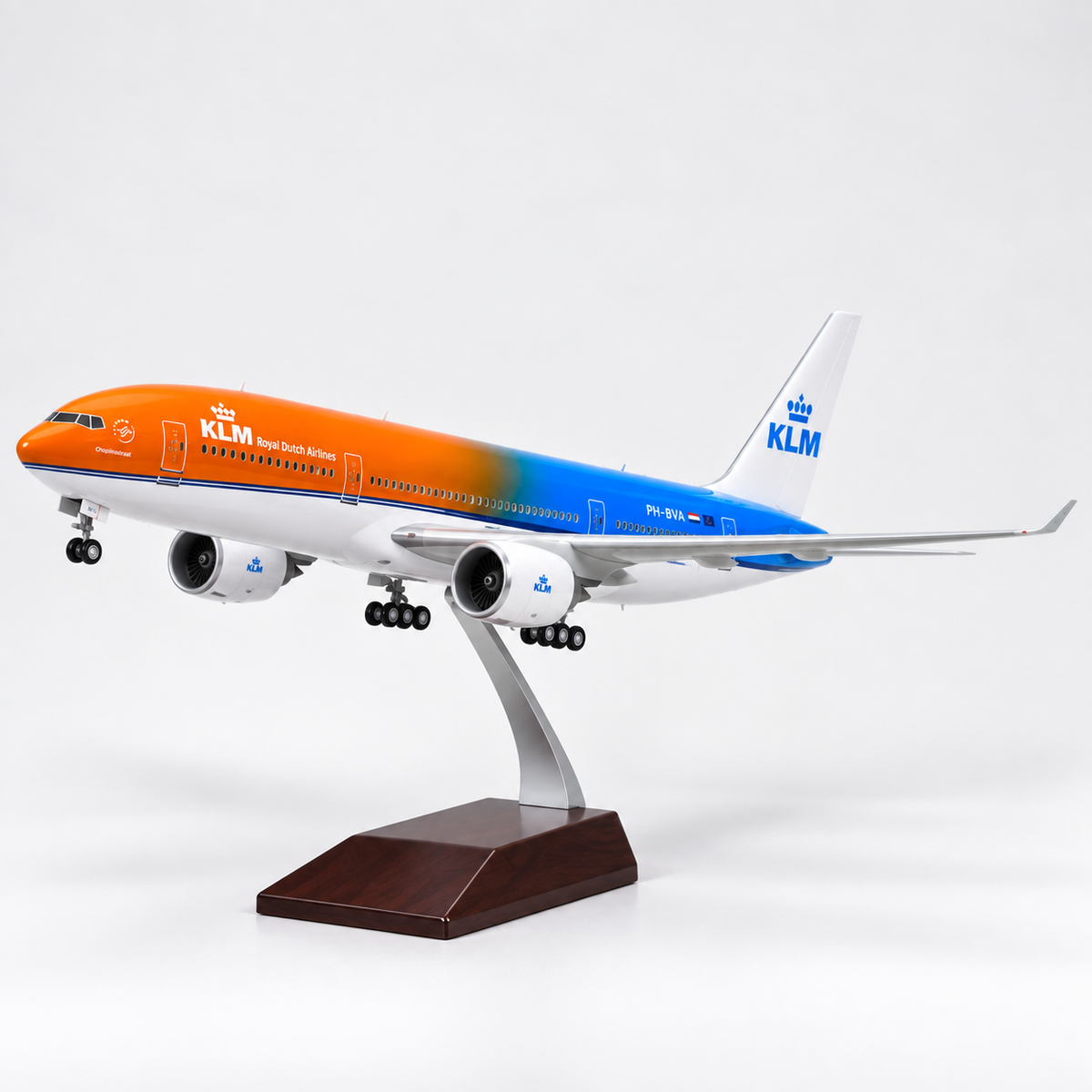 KLM Boeing 777 Model Plane 1:157 - Enhance Your Aviation Collection