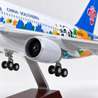 China Southern A330 Model Plane - 1:135 Scale Replica for Aviation Enthusiasts