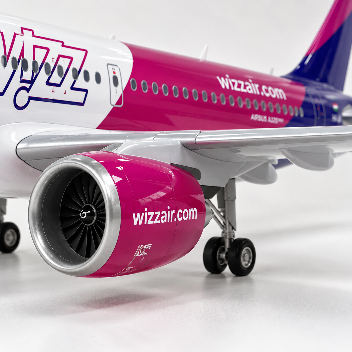 Wizz Air A320 Model Plane 1:80 Scale Replica for Collectors