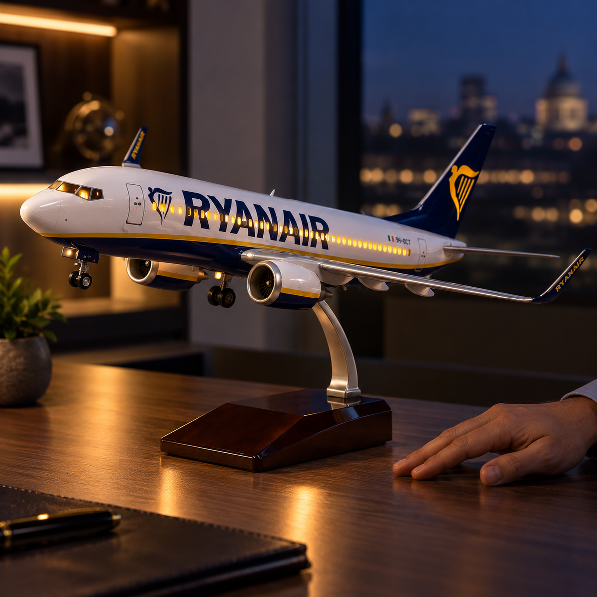 Ryanair Boeing 737 Model Aircraft Display – Perfect for Aviation Enthusiasts