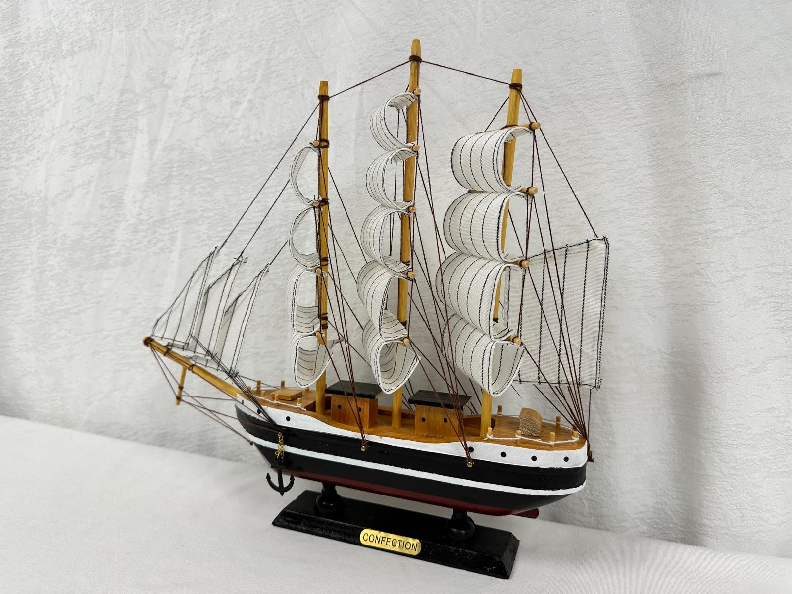 Handmade Ship Model 1Q – 32cm Collector’s Edition Gift - Authentic Replicas & Models