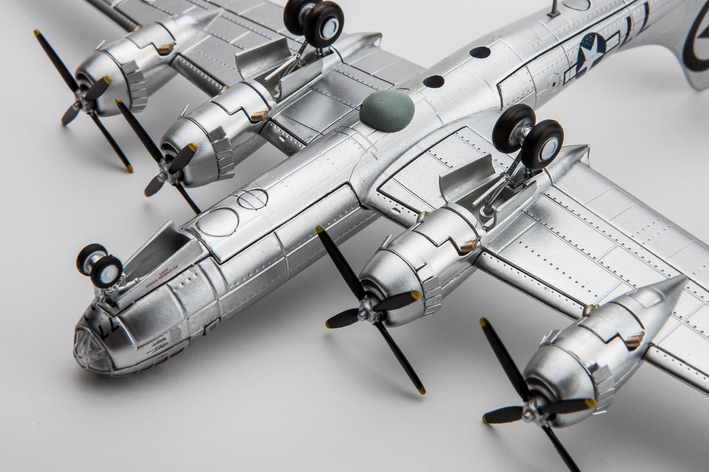1:144 B-29 Superfortress Bomber Model