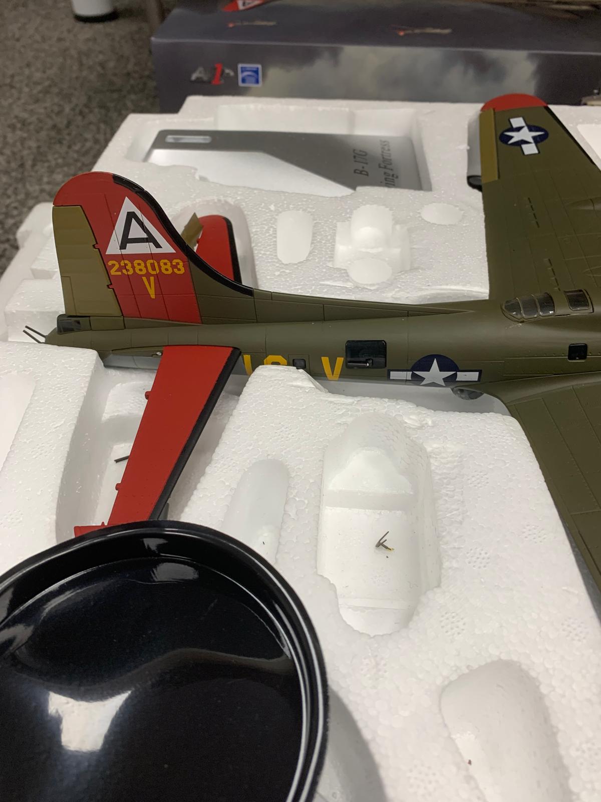B-17G Flying Fortress – WWII Heavy Bomber Diecast Model 1:72