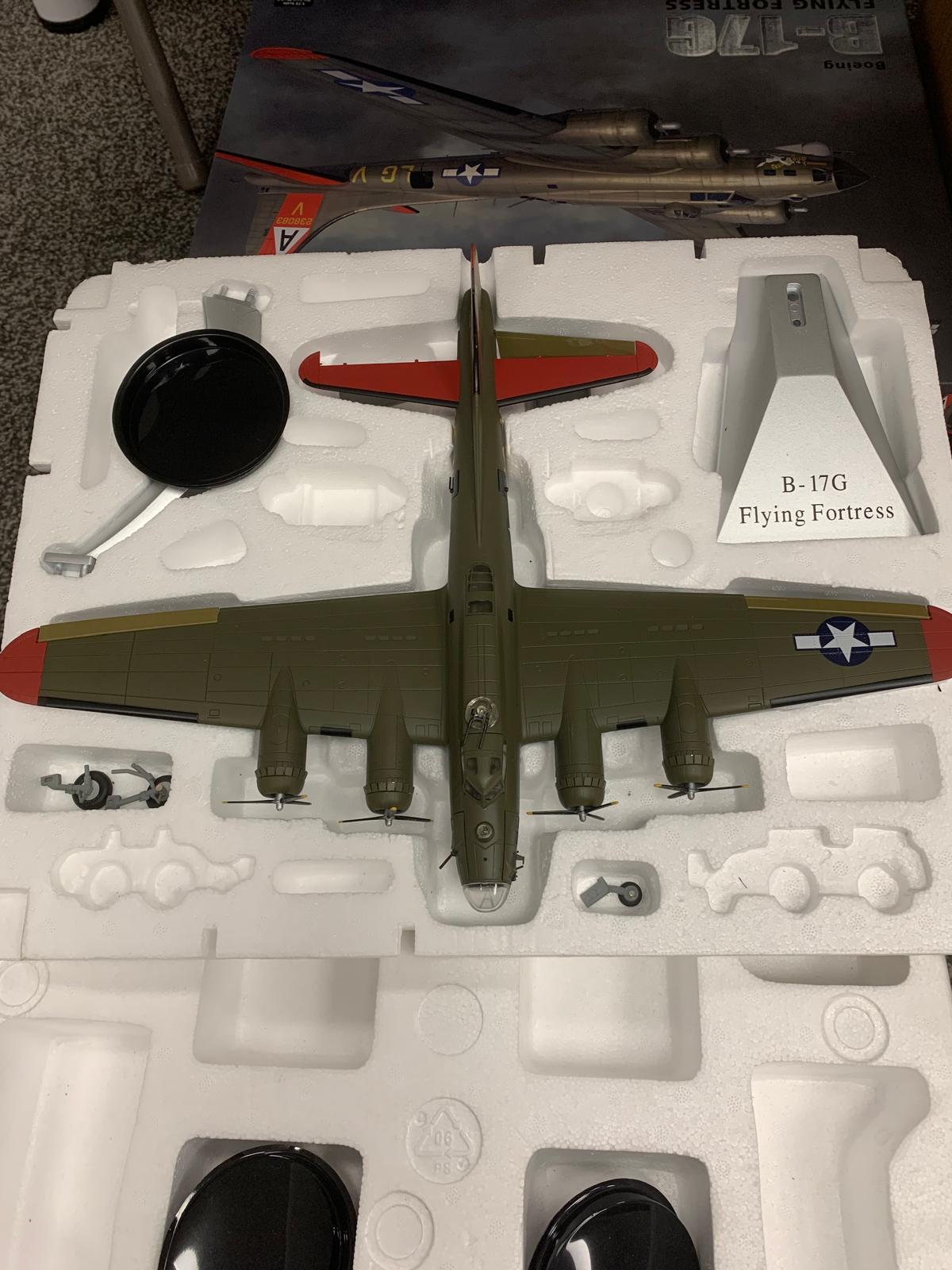 B-17G Flying Fortress – WWII Heavy Bomber Diecast Model 1:72