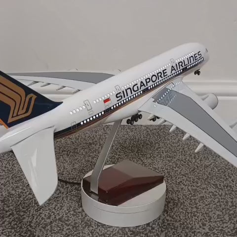 video of A380 singapore model with lights on